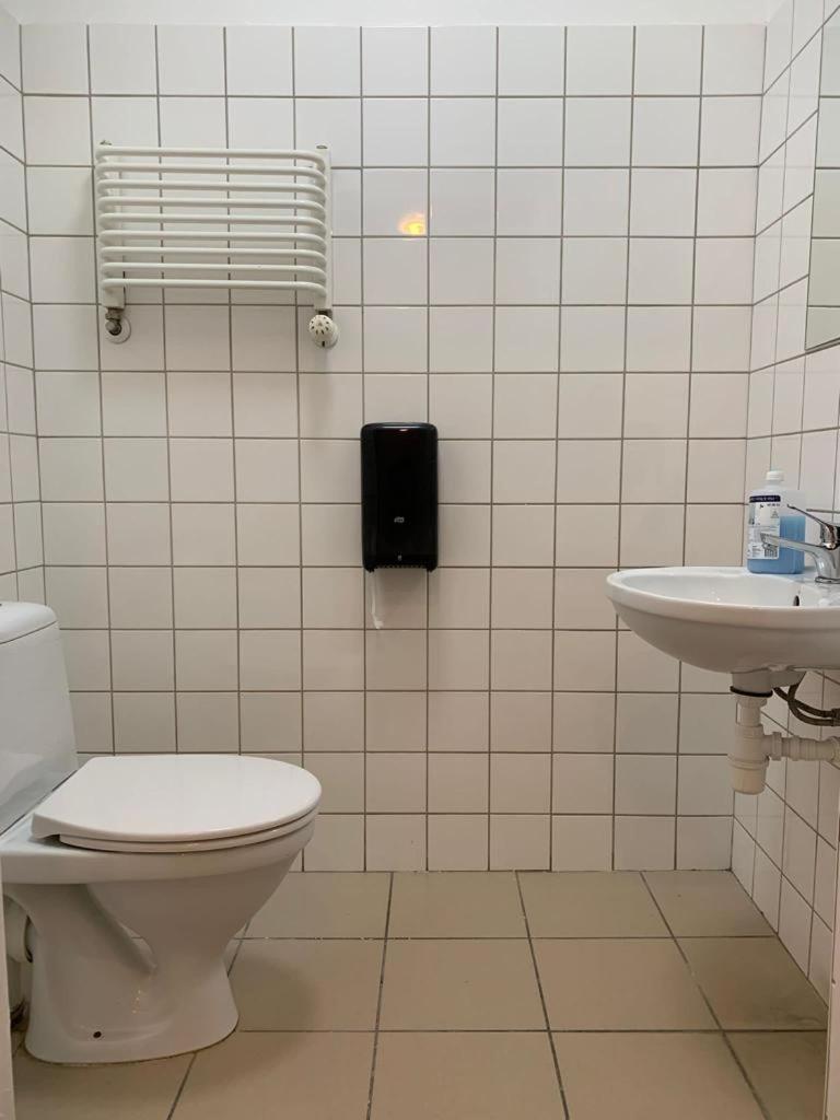 ヴロツワフ Schronisko Na Wyspieホステル 部屋 写真